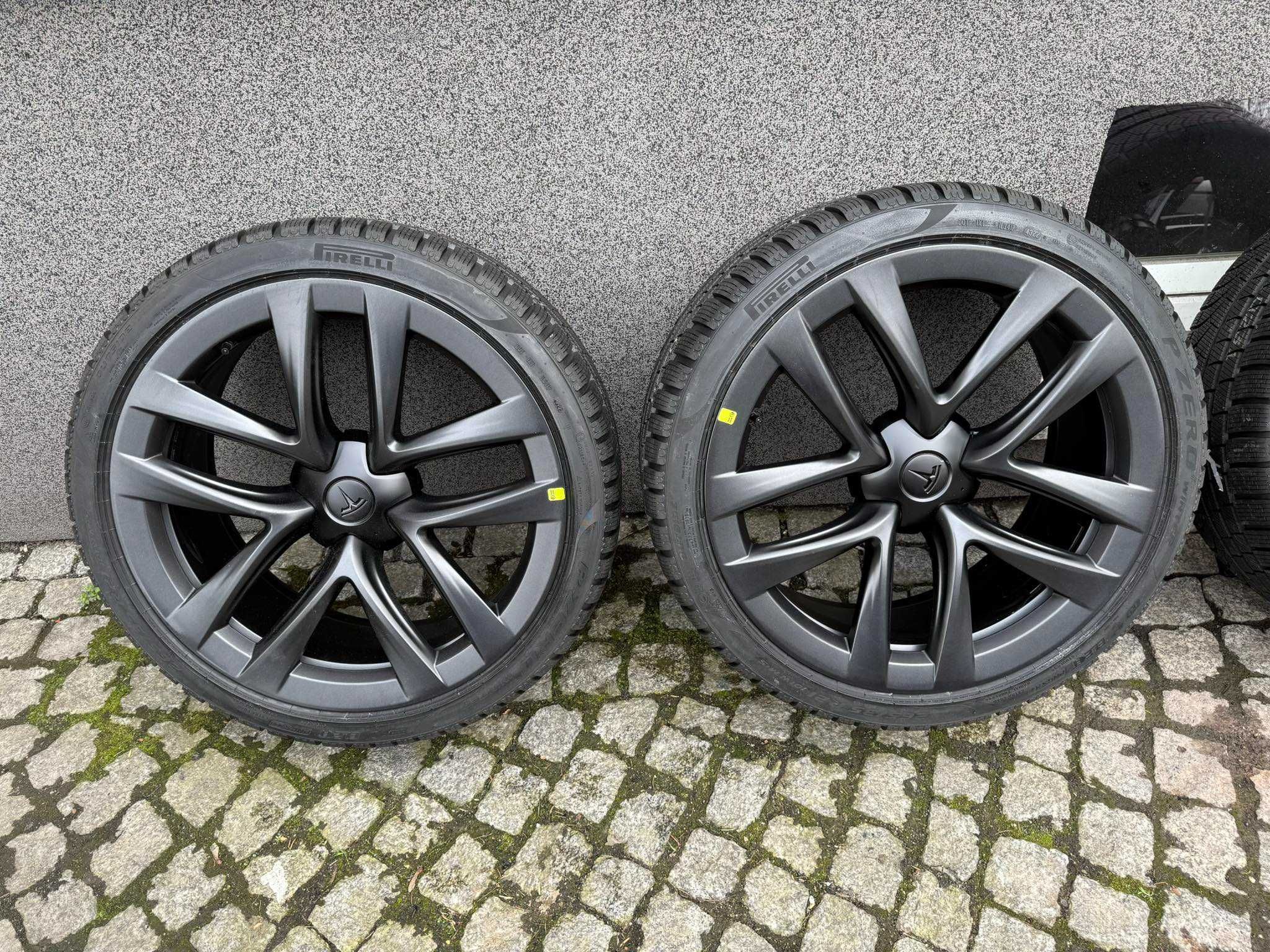 Komplet kół Tesla S plaid Arachnid 21" zima pirelli nowe