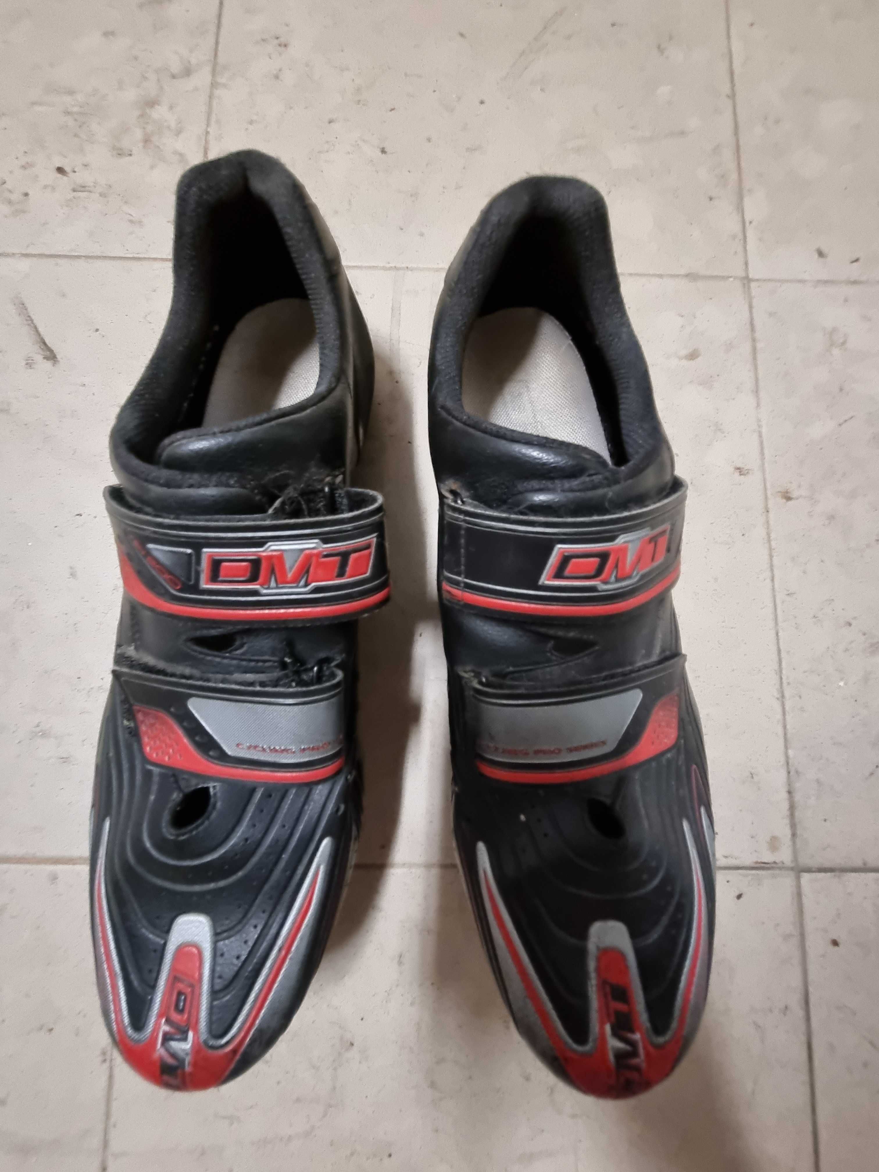 Material ciclismo usado sapatos avanço selim carbono suporte bidon