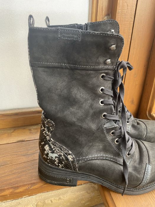 Чоботи Mustang з утепленням та зміїним принтом 39р.