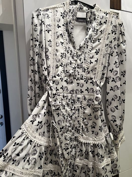 Жіноча сукня в ідеальному стані