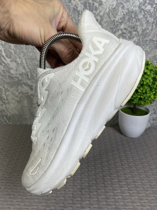 Hoka Clifton 9 кроссовки 40 размер беговые белые