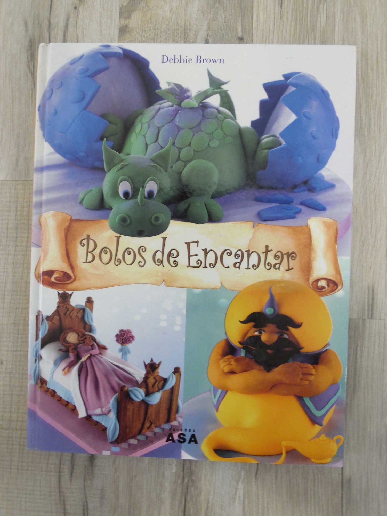 Livro Bolos de Encantar