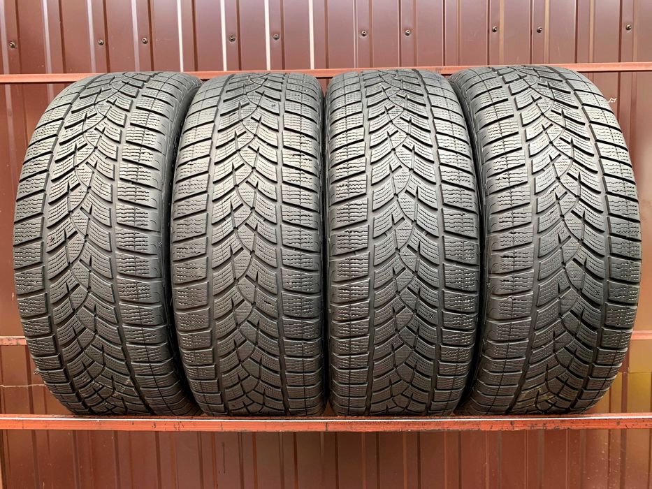 235/65 R17 GoodYear UltraGrip Performance. Шини зимові 4 шт.