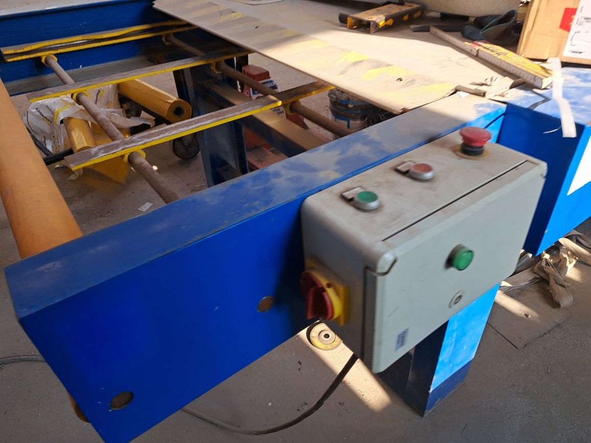 Dwie Linnie produkcyjne blachy trapezowej T 18 i T7