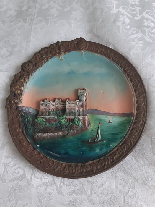 Тарілки декоративні.