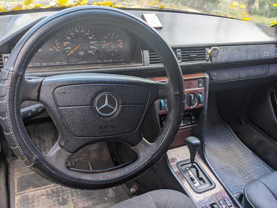 Mercedes - Benz W 124 універсал Мерседес 124 газ бензин автомат