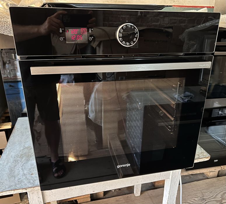 Духовка чорна Gorenje (Словенія)