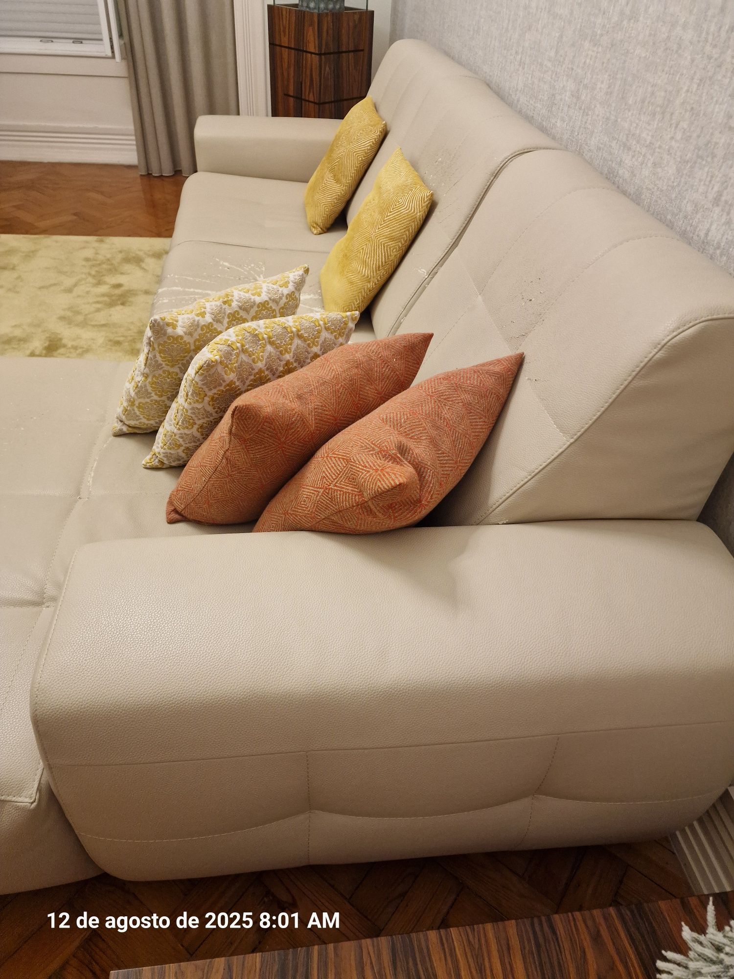 Sofá de 2.80 metros em pele com chaise longue
