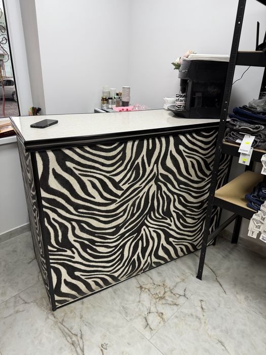 Стійка рецепшен