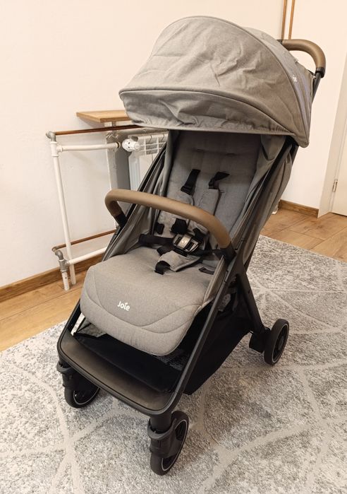 Joie Pact Pro lekki kompaktowy wózek spacerowy spacerówka