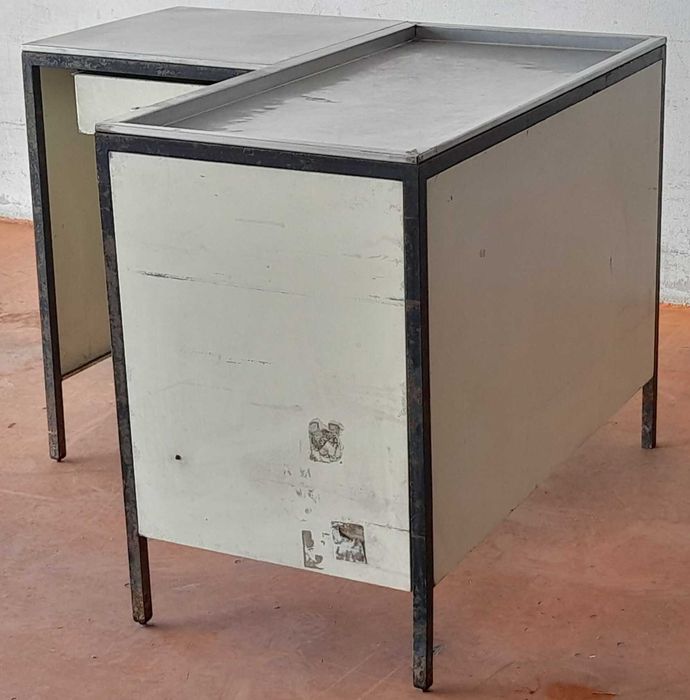 SAÍDA DE CAIXA / MESA / BANCADA DE SUPERMERCADO OU LOJA