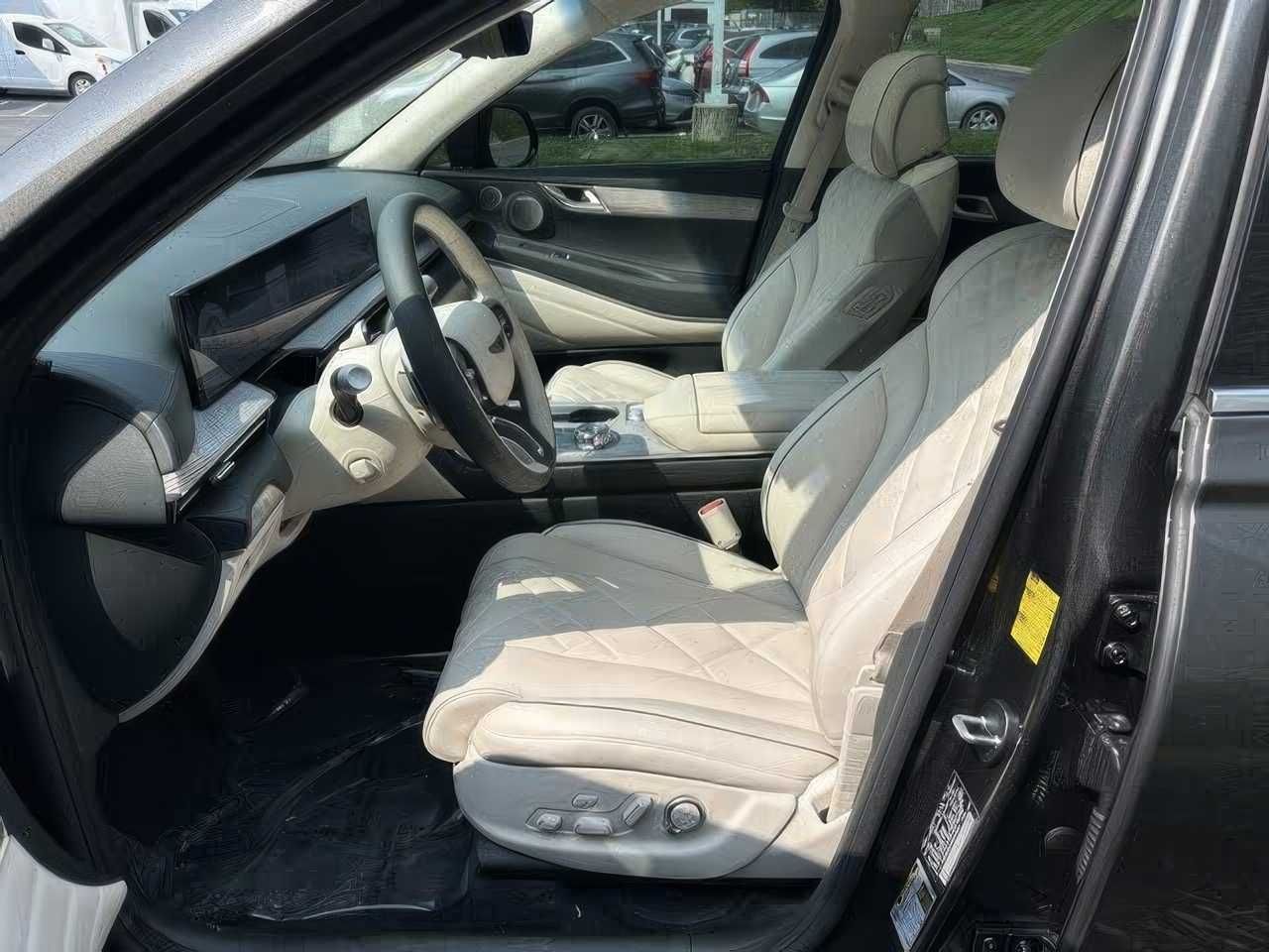 Genesis	GV80		 	2025