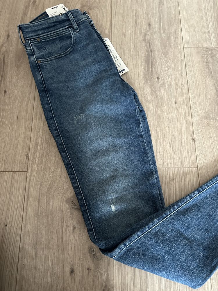 Nowe Wrangler jeans 25/32