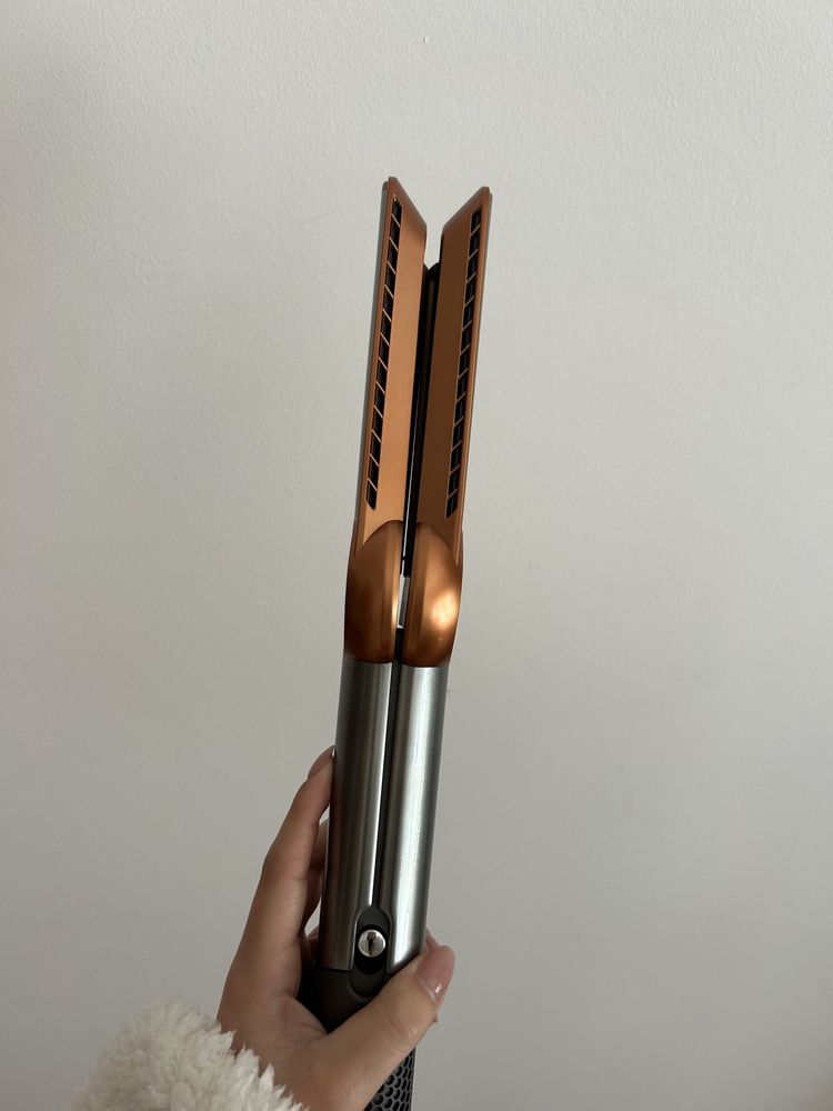 Dyson Airstrait Novo