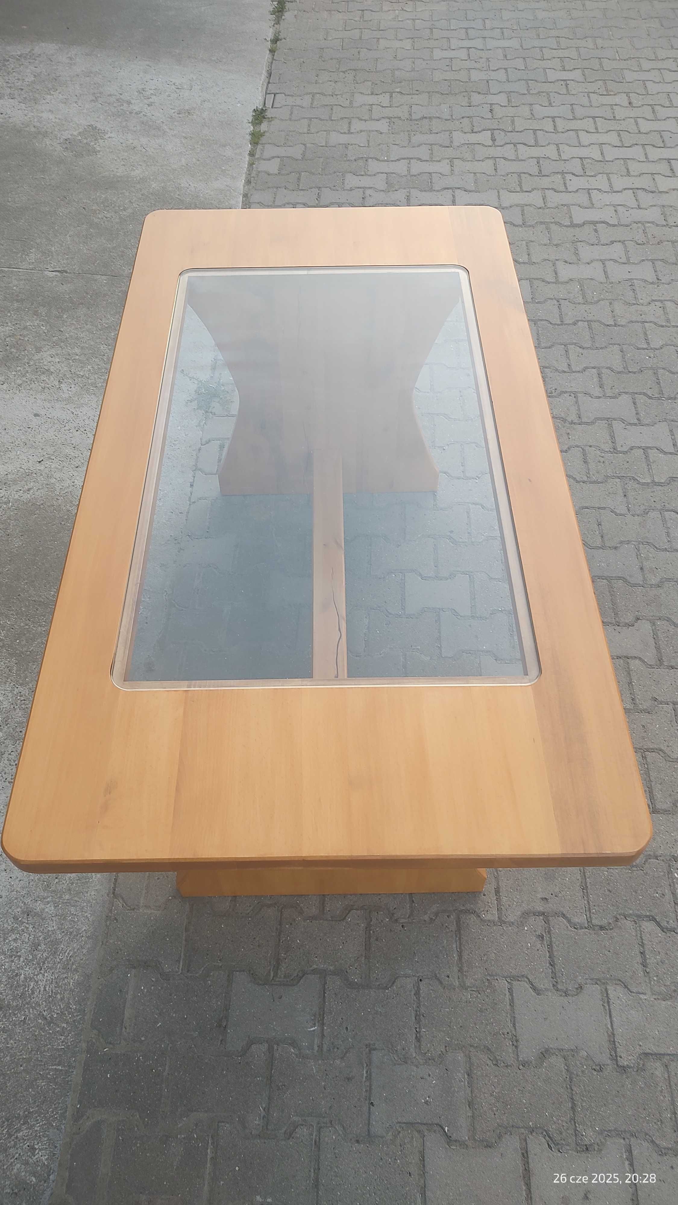 Stół z drewna bukowego