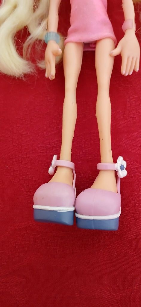 Boneca em ótimo estado