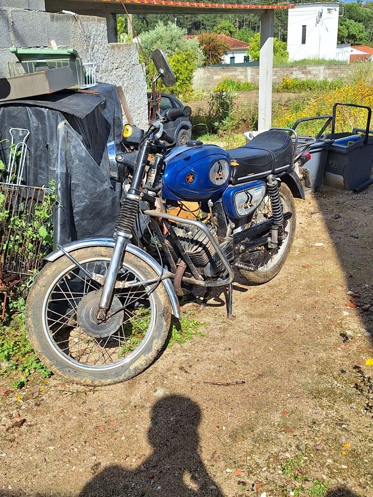 Vende-se macal m70  motor p4r