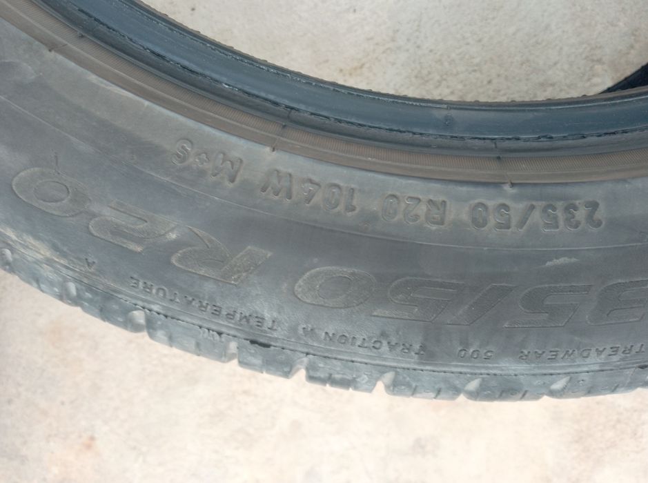 Vendo 2 pneus 235/50 R20 Pirelli Scorpion zero, ALL seasons