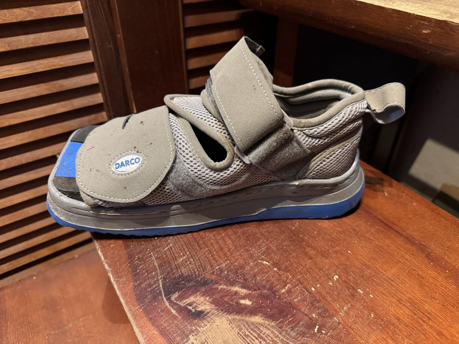 But pooperacyjny, ortopedyczny