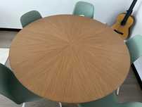 Mesa de sala em madeira