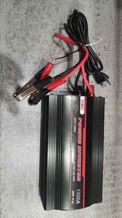 Інвертор з зарядкою UKC UPS-1300A
