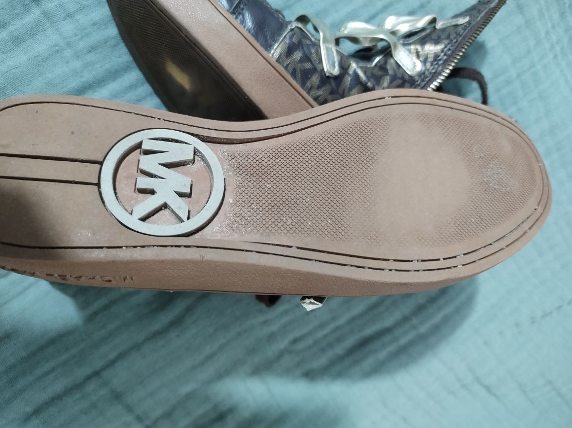 Michael Kors Hit!!