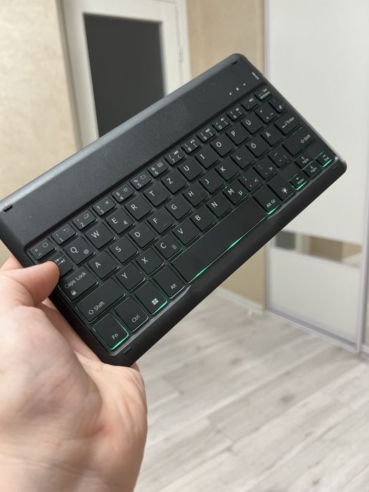 Bluetooth клавіатура, з пісдвіткою, не бачить зʼєднання