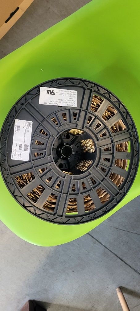 Konektory żeńskie F2,8. Nowe.  Cena za 10 szt.