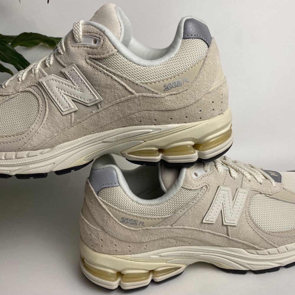 Кросівки New Balance 2002R