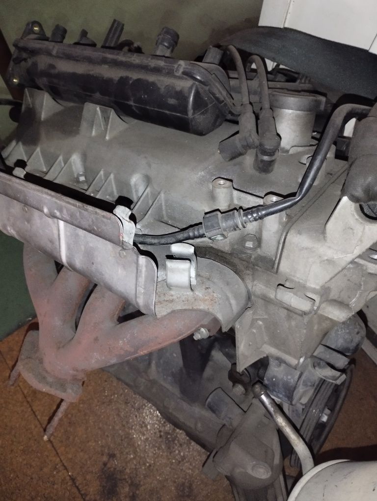 Motor Renault Clio 2   1.2 8v