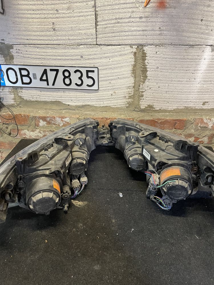 Передня фара ліва / права MITSUBISHI OUTLANDER 3, ксенон, 8301c2-04,