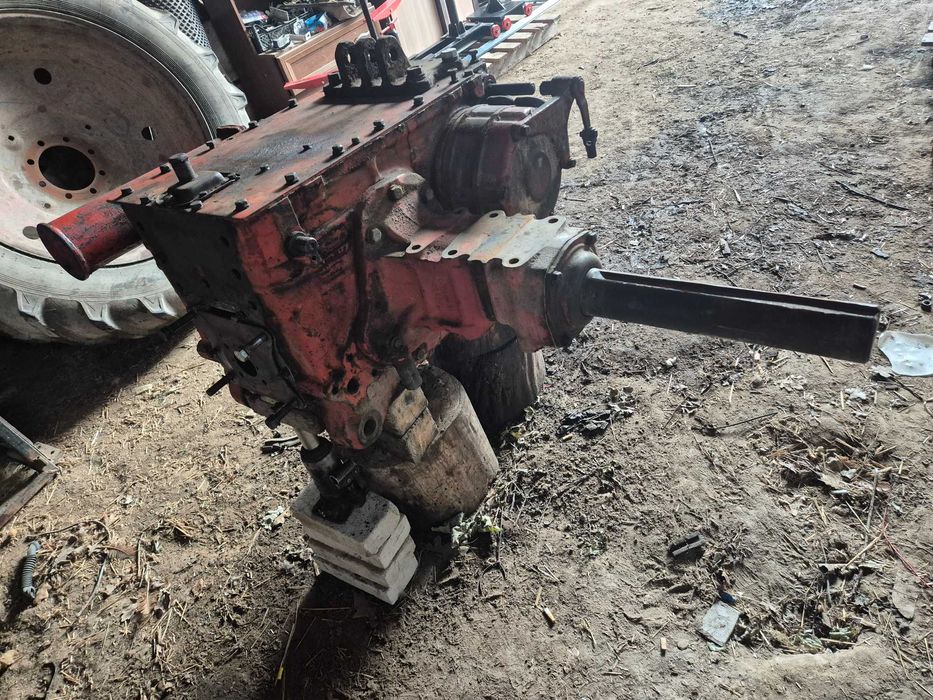 Most tył nowe łożyska MTZ 82 skrzynia biegów pośrednia