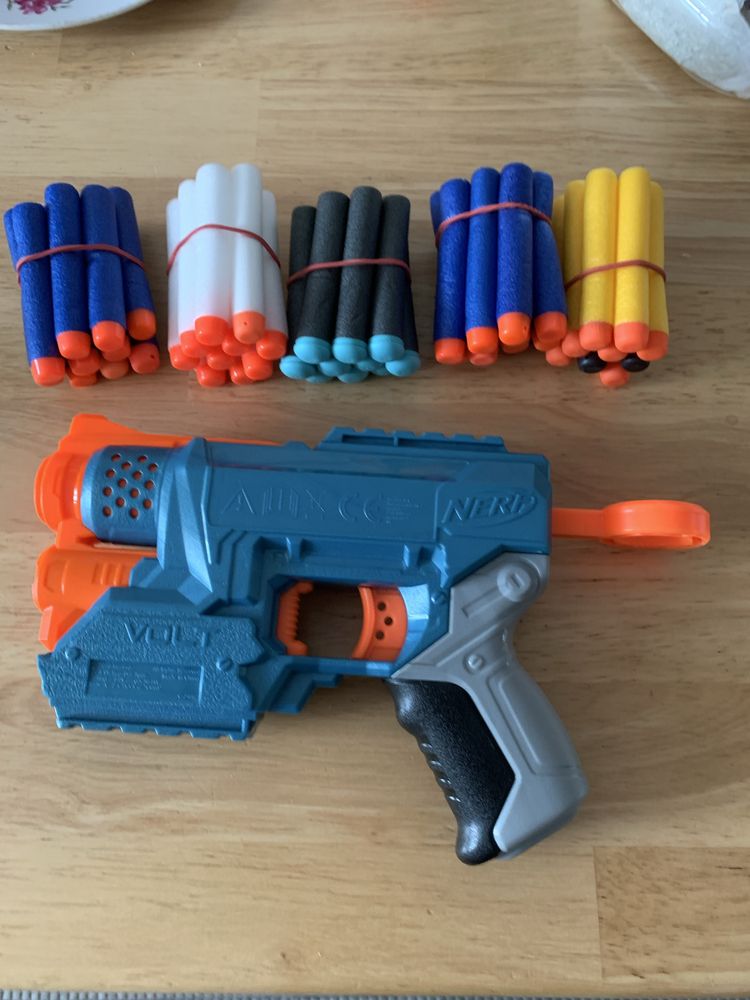 Nerf VOLT Elite 2.0. i 50 sztuk strzałek nabojów