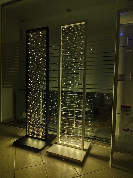 Lampa dekoracyjna Symfonia Spokoju drewniana, LED ciepłe światło USB-C