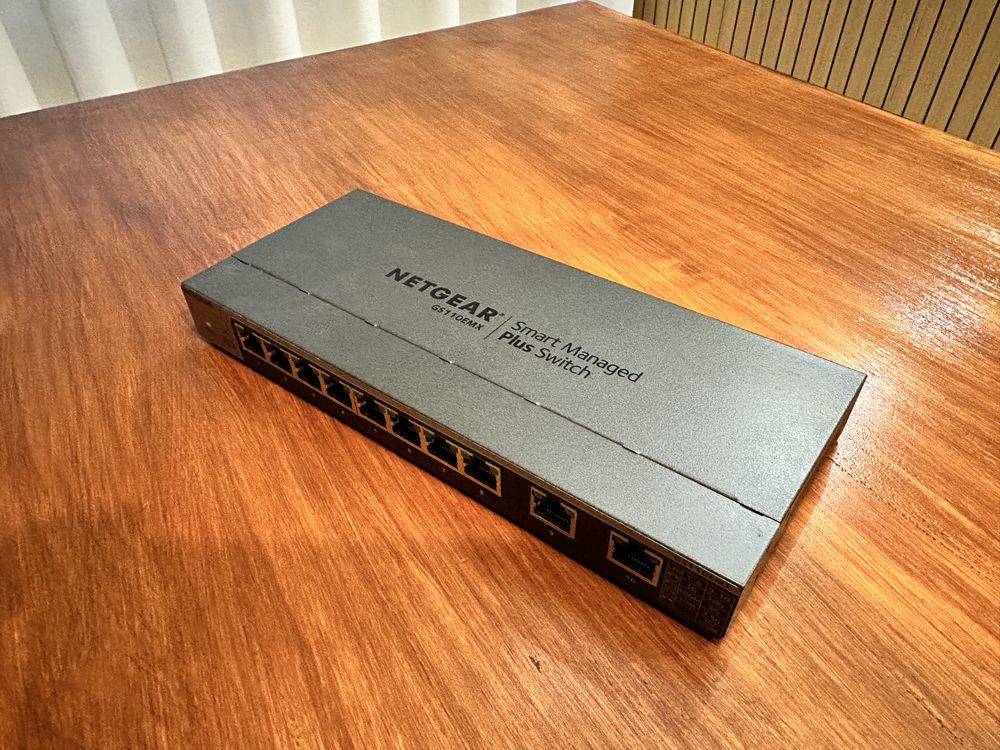 Switch Netgear GS110EMX 2 Portas 10Gbit + 8 Portas Gigabit