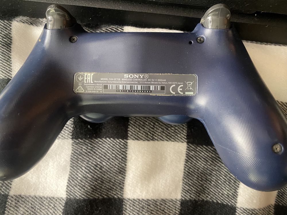 Playstaton 4 pro 1 tb