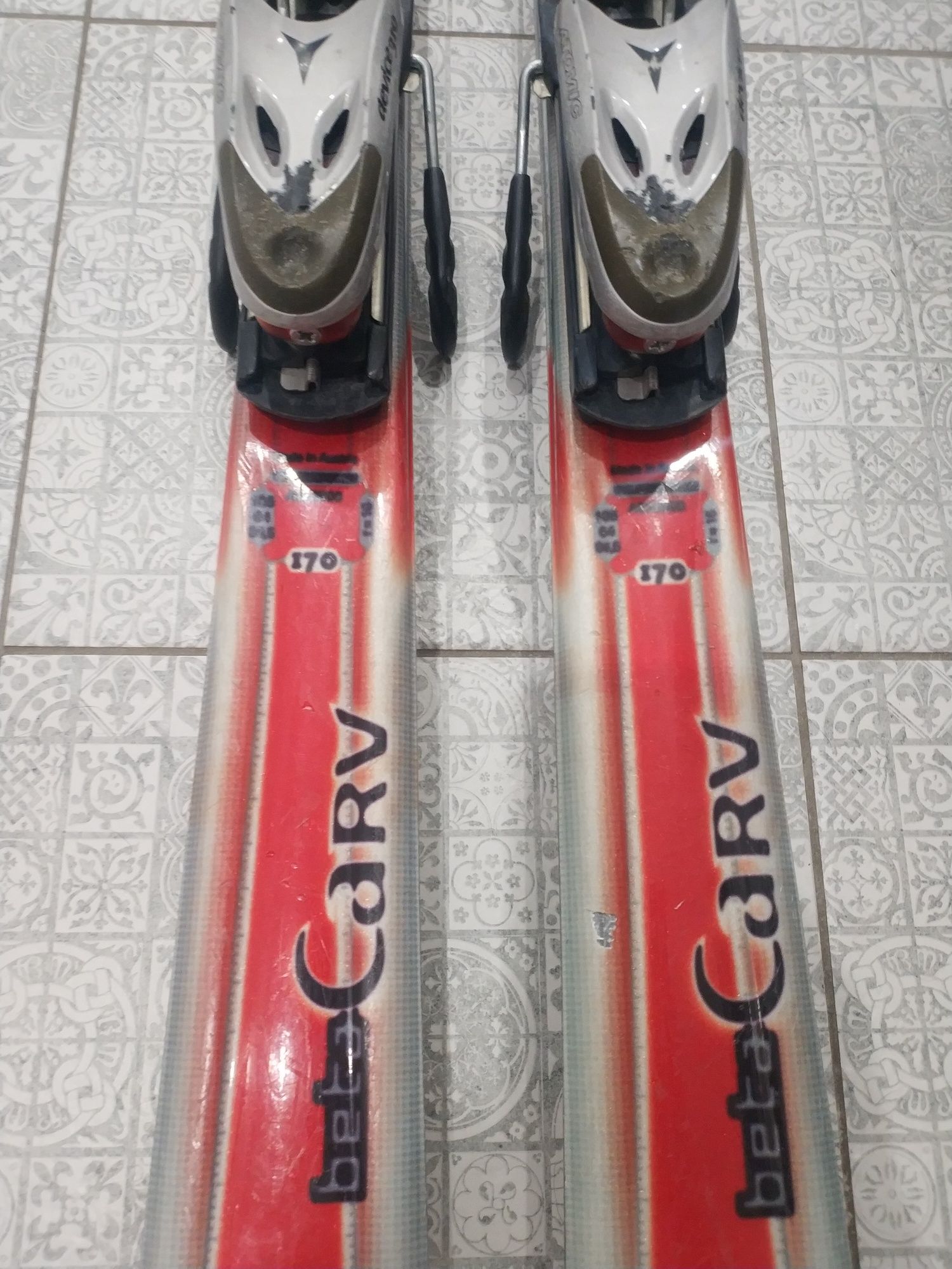 Narty Atomic Beta Carv 8.18