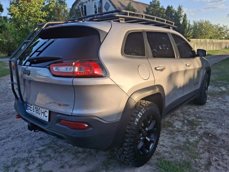 Jeep cherokee  продам
