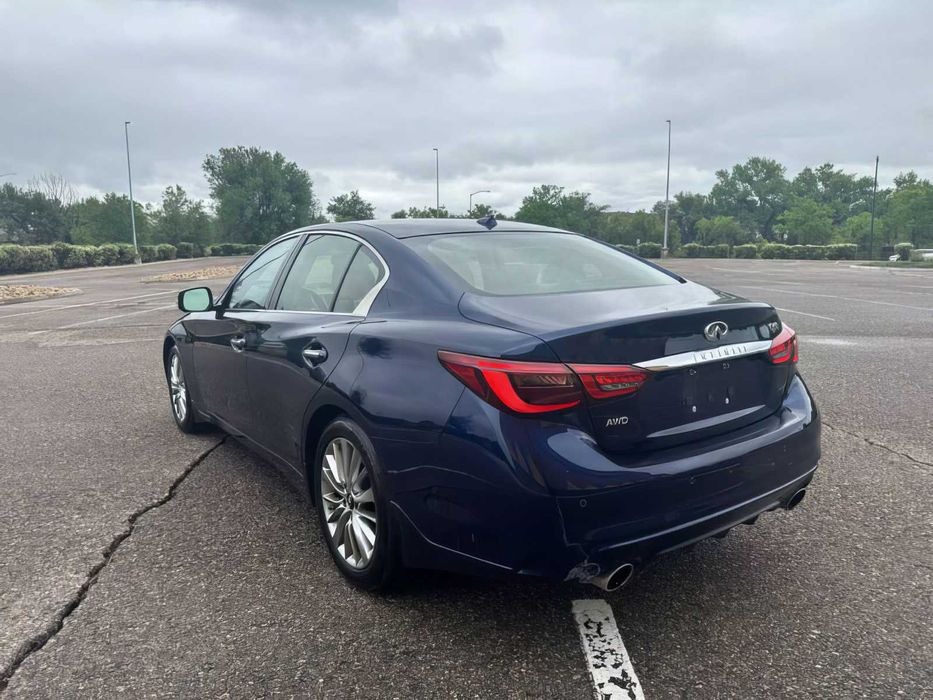 Infiniti Q50      2024