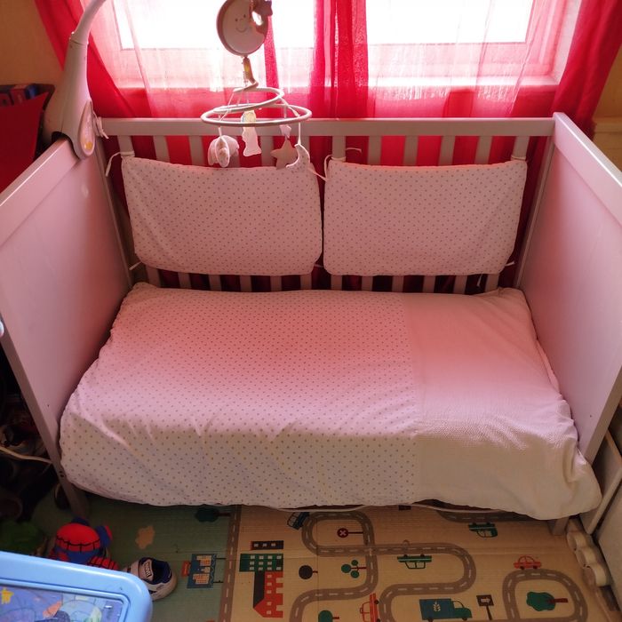 Berço de bebê sem uma grade