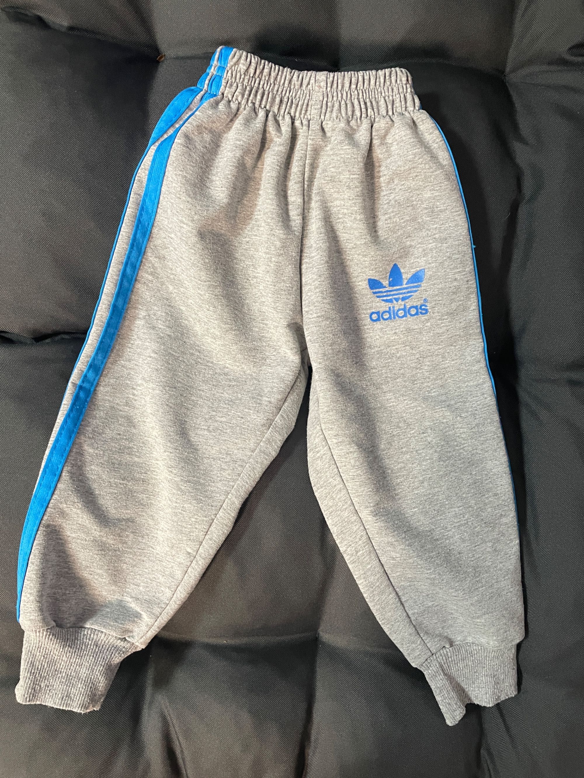 Spodnie adidas szaro-niebieskie 92 dres dresowe