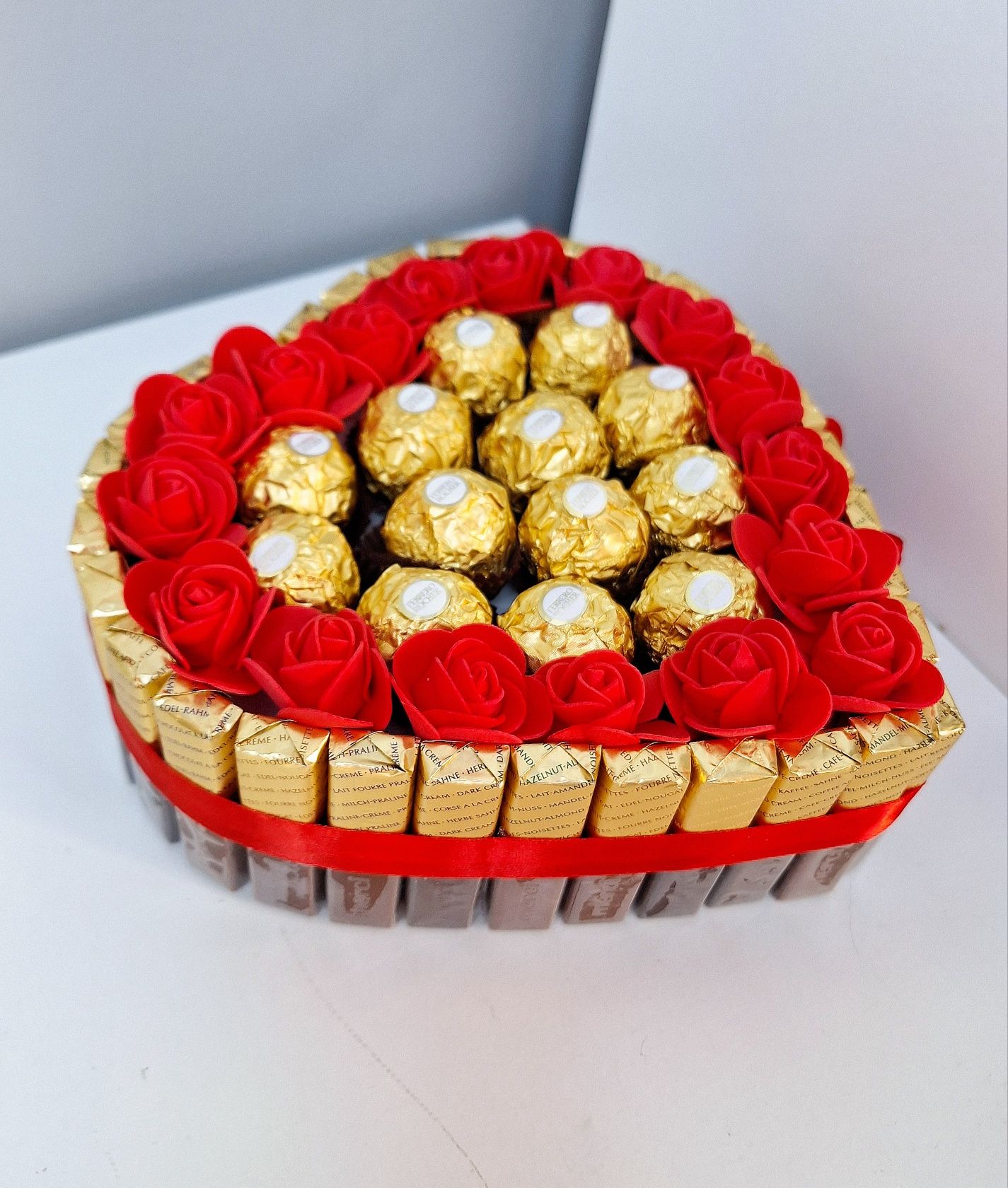 Prezent Walentynki urodziny serce zestaw słodki gift box Merci Ferrero