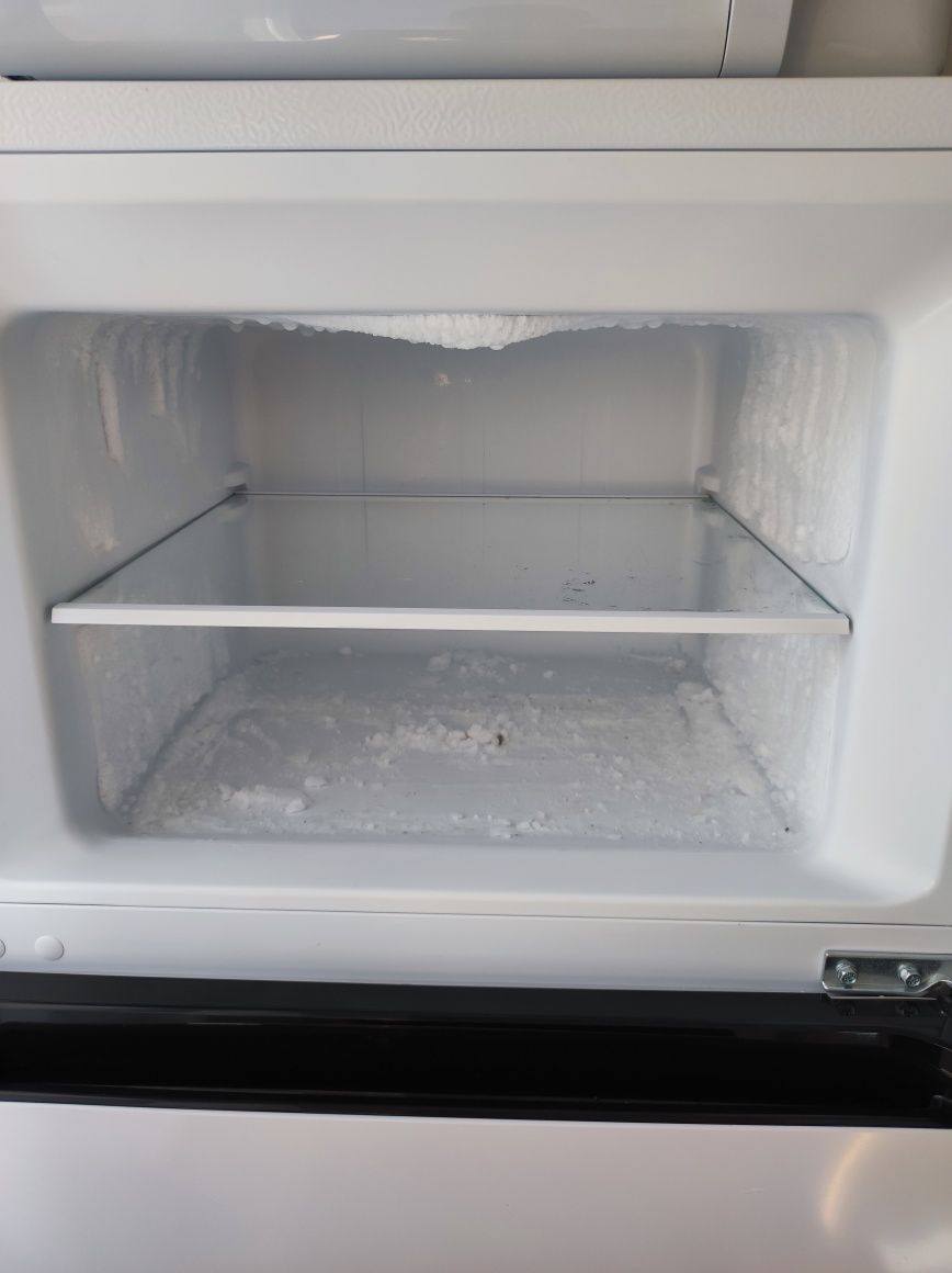 Frigorífico Kunft 243L KDD9133