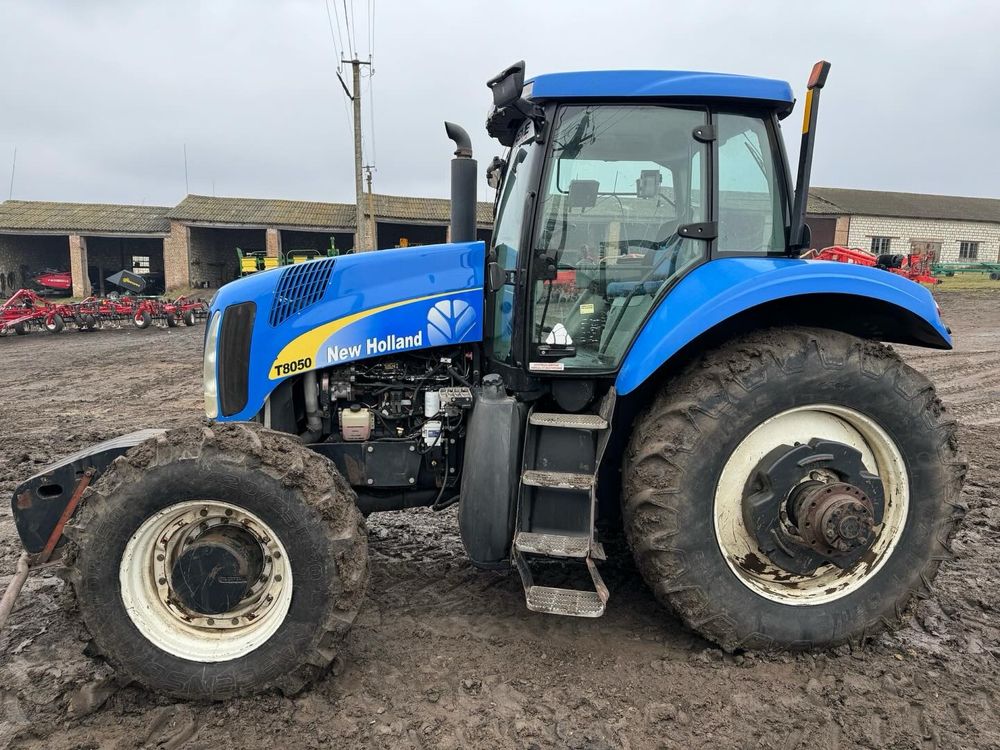 New Holland T8050