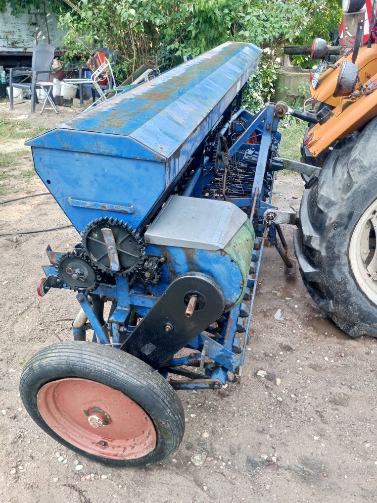 Sprzedam Siewnik Fiona  3m