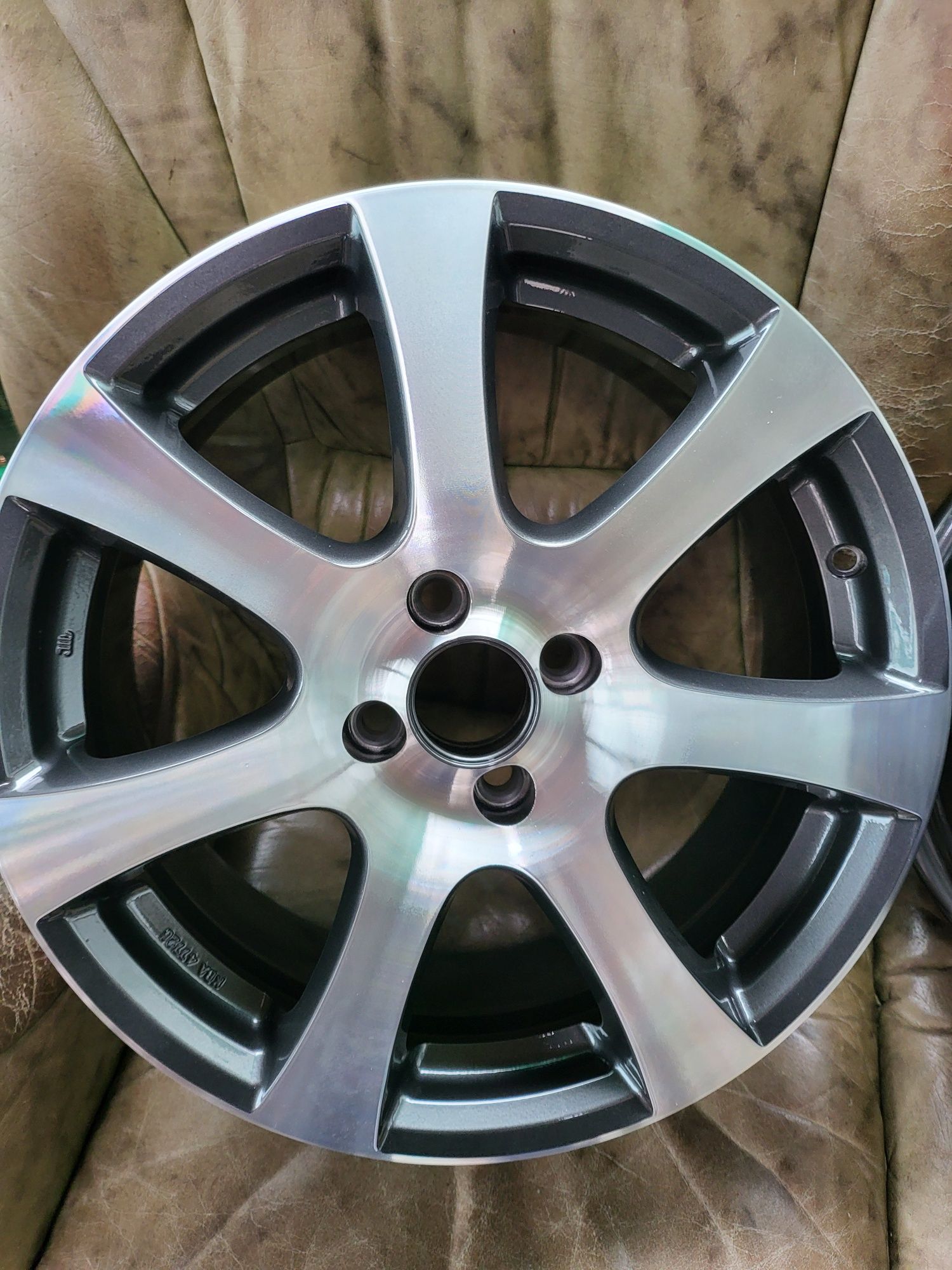 Felgi r17 4x100, nowe, et48