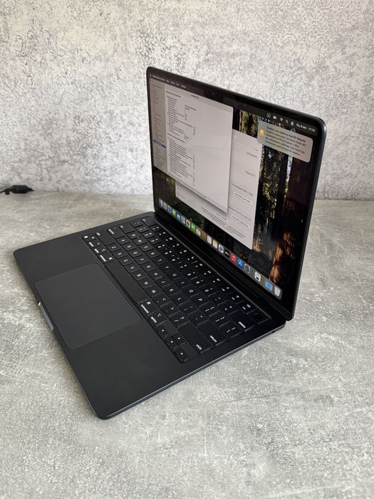 MacBook Air M2 8/256gb