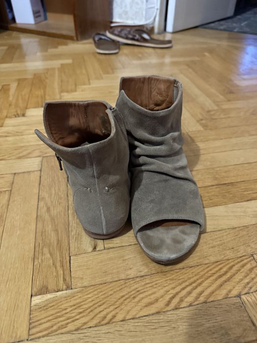 Взуття безкоштовно 36р