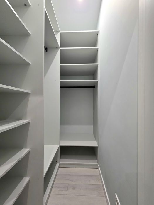 Свет! Не выключают вообще! 3 х к кв. Левый берег. Риелторы не звоните