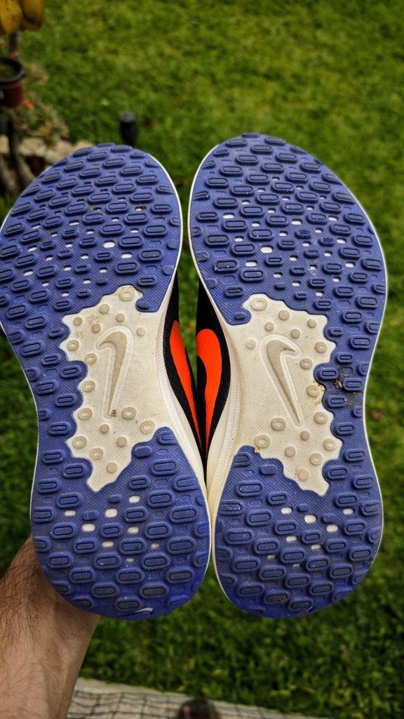 Nike Revolution 7